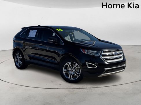 Used 2016 Ford Edge Titanium w/ Technology Package image 2