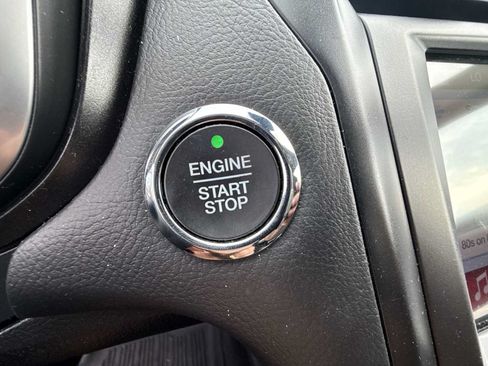 Used 2019 Ford Fusion Energi Titanium FWD image 16