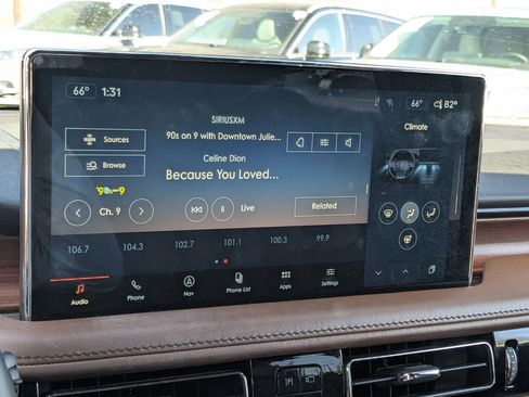 Used 2022 Lincoln Nautilus Reserve image 15