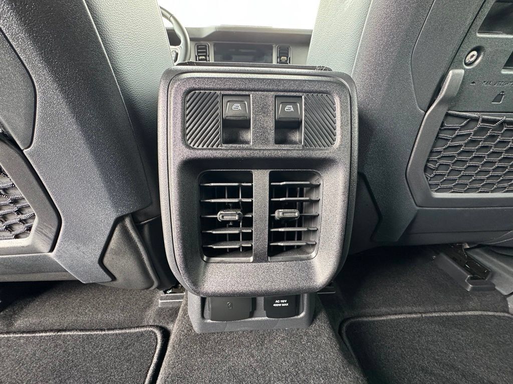 Used 2025 Ford Bronco Badlands AWD/4WD image 36