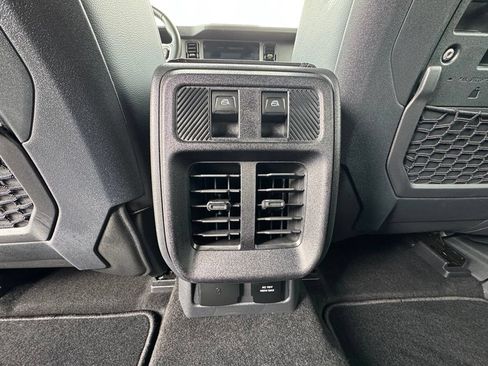 Used 2025 Ford Bronco Badlands AWD/4WD image 36