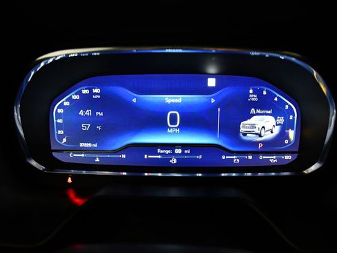 Used 2023 Chevrolet Tahoe LT w/ Luxury Package image 12