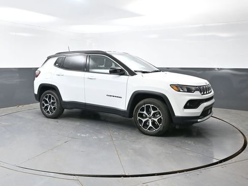 Used 2025 Jeep Compass Limited AWD/4WD image 5