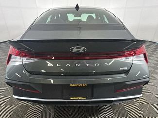 Used 2025 Hyundai Elantra SEL FWD video 4