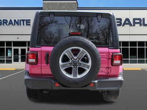 Used 2022 Jeep Wrangler Unlimited Sahara image 9