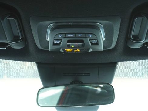 Used 2025 Toyota Corolla Cross AWD Hybrid w/ Moonroof Package image 20