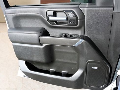 Used 2022 GMC Sierra 2500 AT4 w/ AT4 Preferred Package image 14