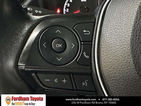 Certified 2022 Toyota Corolla Cross LE image 32