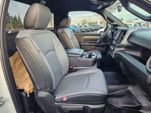 New 2024 RAM 4500 Tradesman image 32