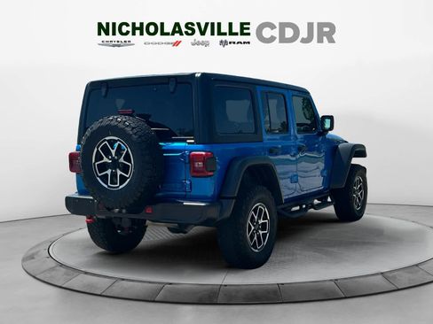 Used 2024 Jeep Wrangler Unlimited Rubicon w/ Convenience Group AWD/4WD image 5
