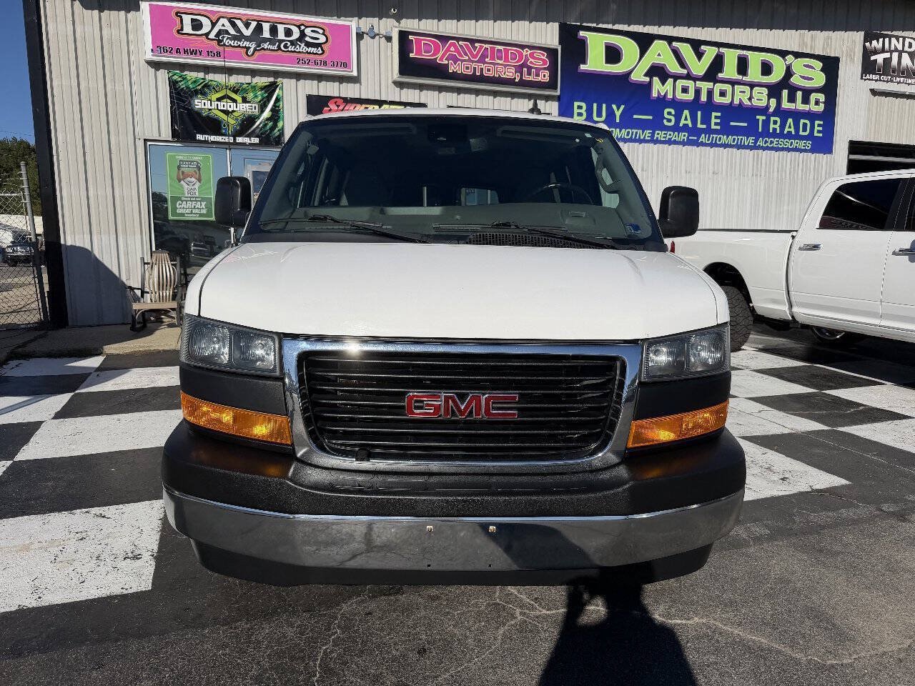 Used 2019 GMC Savana 3500 LT w/ LT Preferred Equipment Group RWD image 3