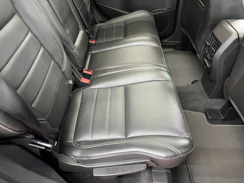 Used 2016 Ford Escape Titanium image 9