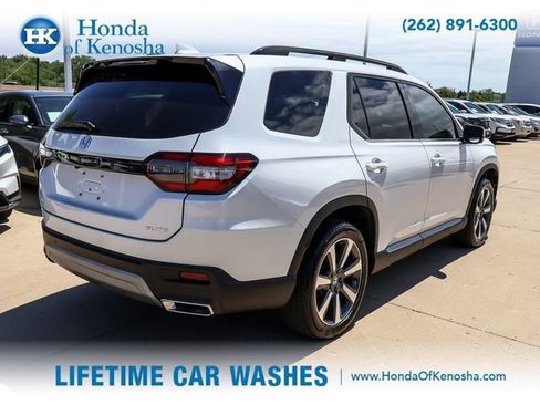 Certified 2025 Honda Pilot Elite image 5