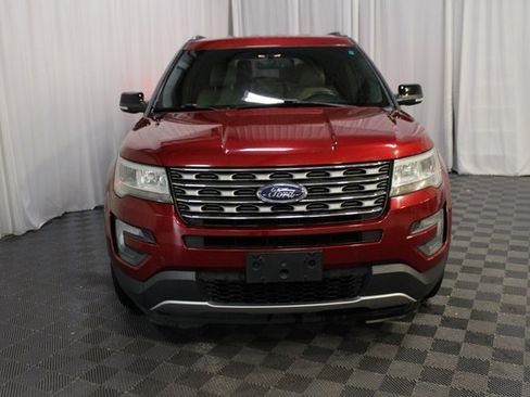 Used 2016 Ford Explorer XLT w/ Equipment Group 202A image 2