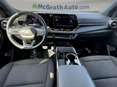 Used 2025 Chevrolet Equinox LT AWD/4WD image 10