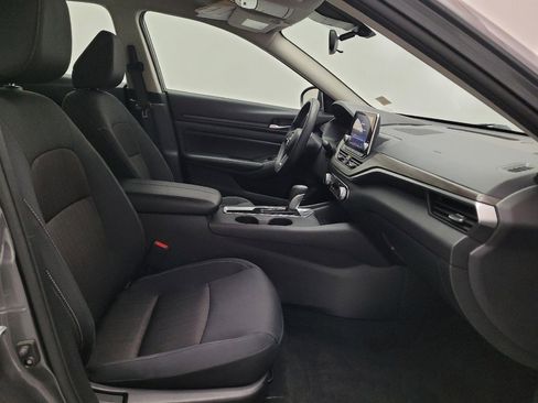 Used 2025 Nissan Altima 2.5 SV FWD image 21