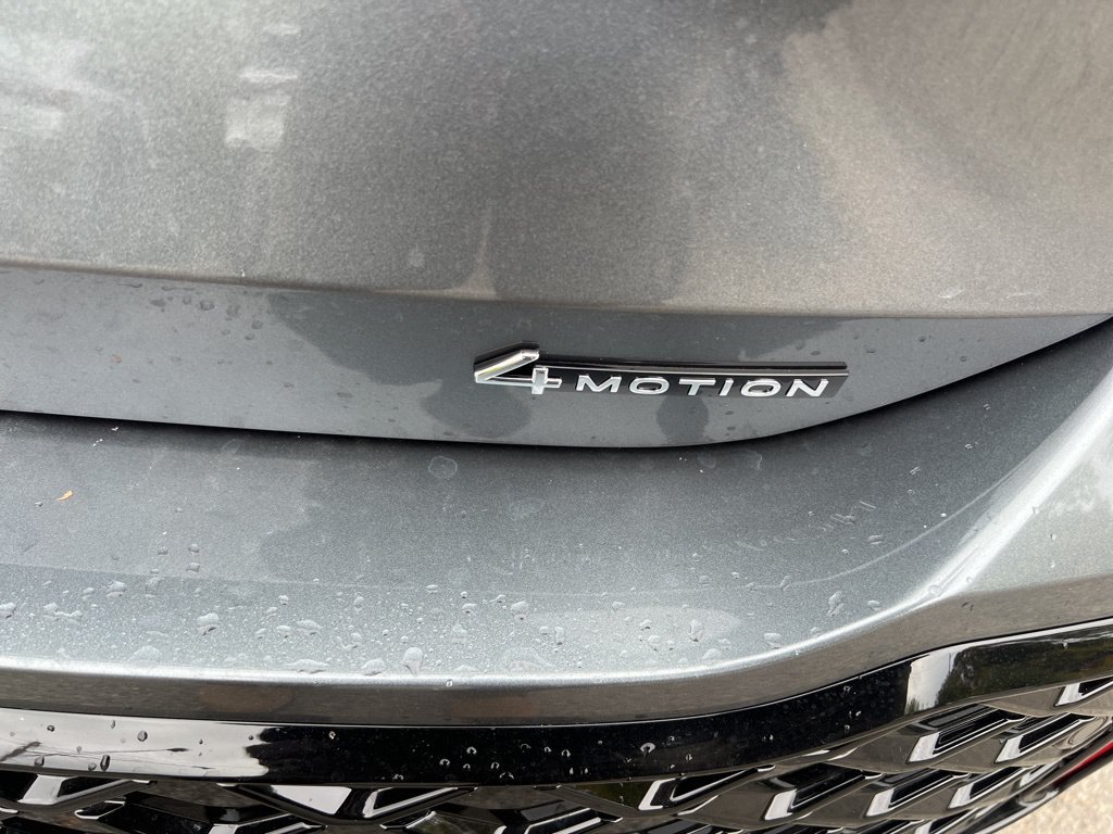 New 2026 Volkswagen Tiguan SE R-Line AWD/4WD image 8