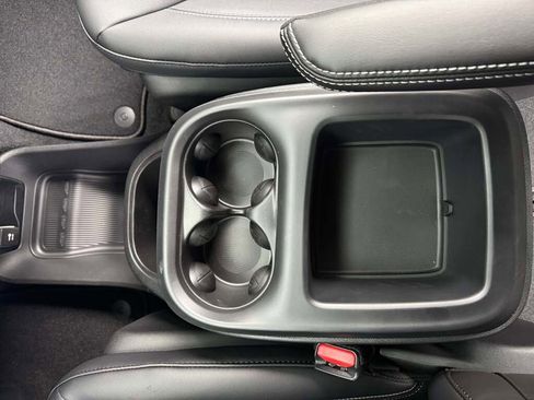 New 2026 Chrysler Pacifica Select image 36