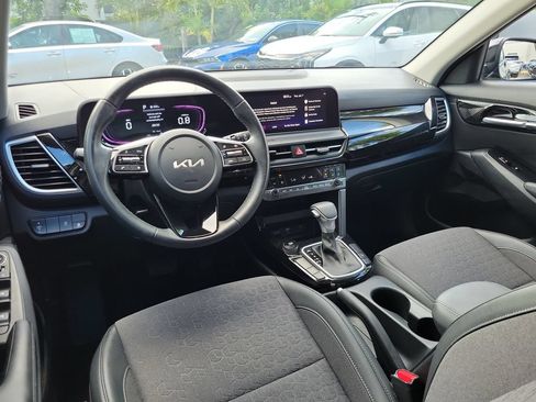 Certified 2025 Kia Seltos S FWD image 10