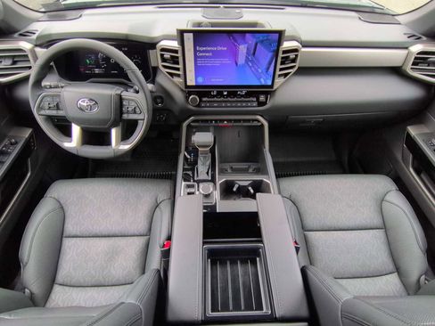 Used 2025 Toyota Tundra Limited AWD/4WD image 16