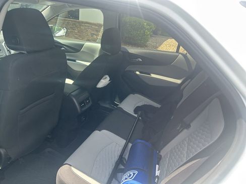 Used 2021 Chevrolet Equinox LS w/ LS Convenience Package FWD image 5
