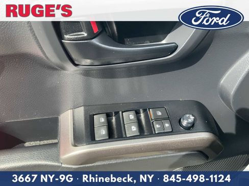 Used 2023 Toyota Tacoma SR5 w/ Black Out Package (TMS) image 18