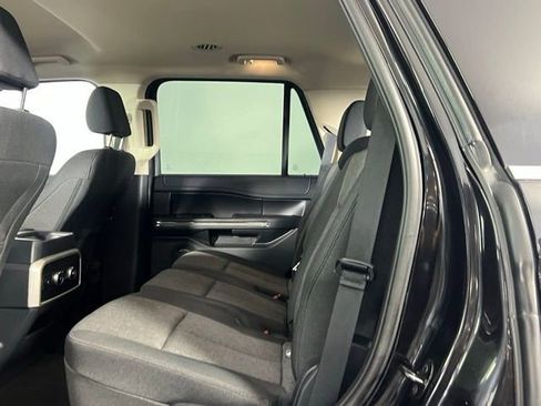 Used 2024 Ford Expedition XLT image 33