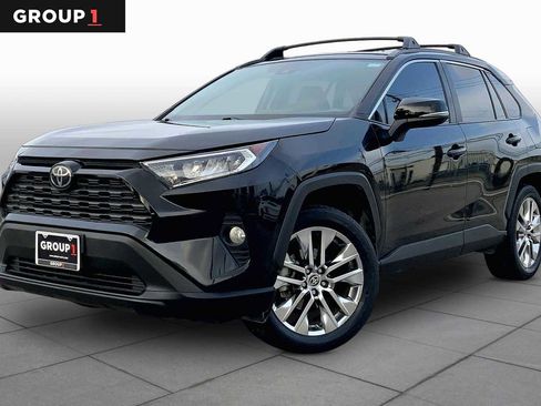 Used 2021 Toyota RAV4 XLE Premium FWD image 1