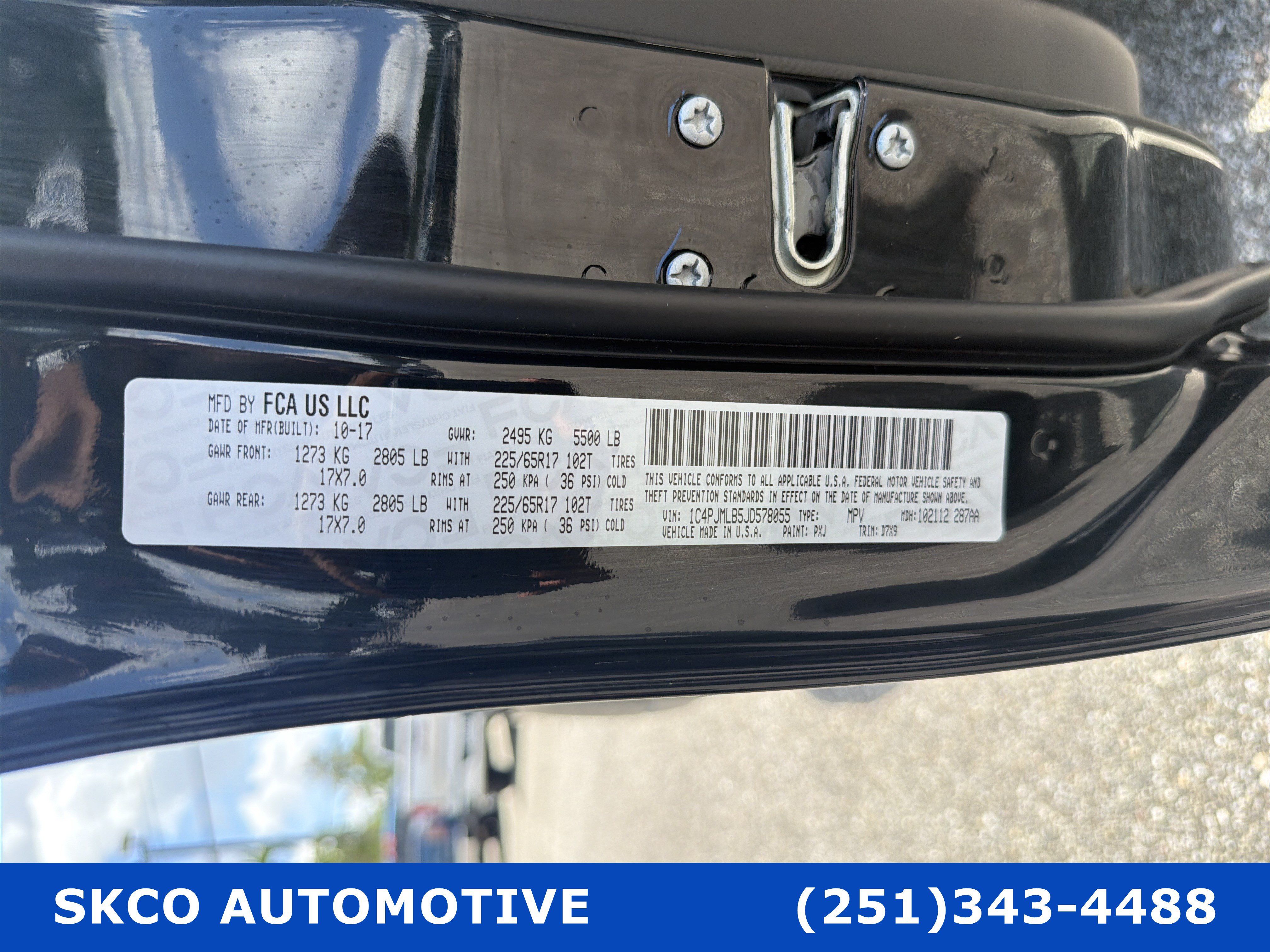 Used 2018 Jeep Cherokee Latitude Plus AWD/4WD image 28