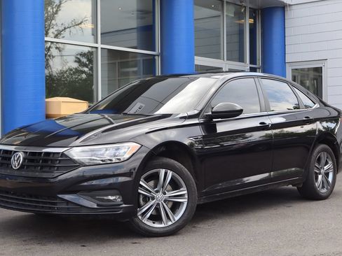 Used 2019 Volkswagen Jetta R-Line FWD image 1