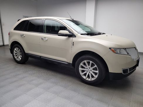 Used 2015 Lincoln MKX AWD w/ Equipment Group 101A image 11