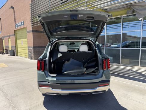 Used 2025 Kia Sorento EX w/ EX Panoramic Sunroof Package FWD image 36