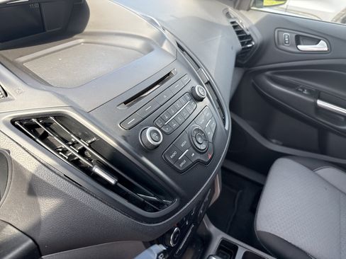 Used 2017 Ford Escape SE AWD/4WD image 10