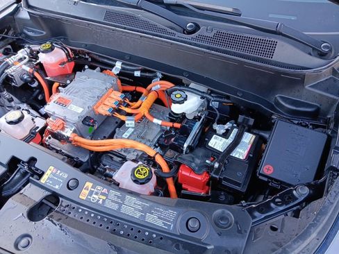 Used 2023 Chevrolet Bolt EUV LT FWD image 12
