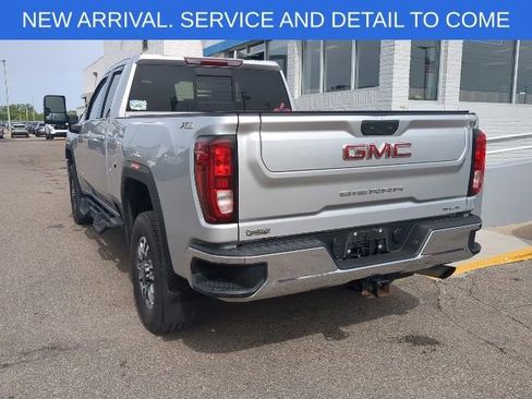 Used 2022 GMC Sierra 2500 SLE w/ SLE Convenience Package AWD/4WD image 4