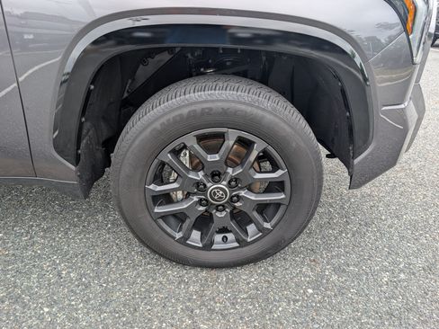 Used 2024 Toyota Tundra Platinum AWD/4WD image 9