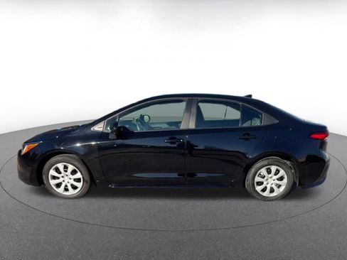 Used 2025 Toyota Corolla LE image 9