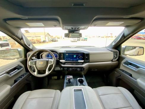 Used 2022 Chevrolet Silverado 1500 LTZ w/ LTZ Convenience Package II image 35