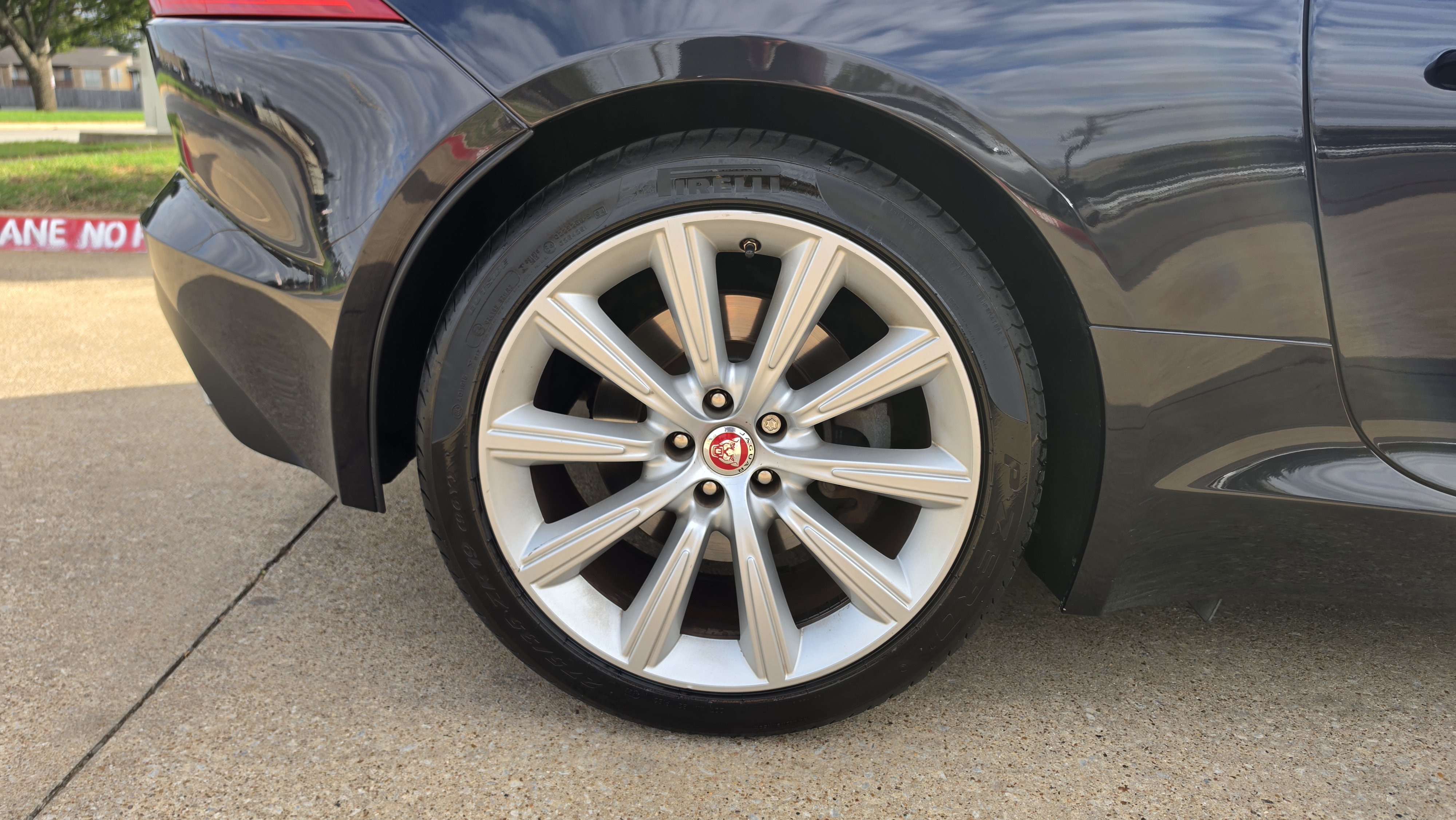 Used 2016 Jaguar F-TYPE Coupe RWD image 15