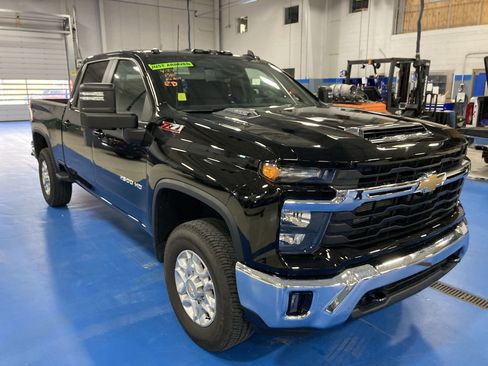 Used 2024 Chevrolet Silverado 2500 LT w/ All Star Edition AWD/4WD image 1