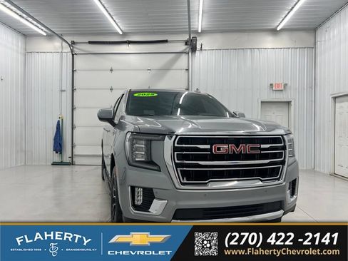 Used 2023 GMC Yukon XL SLT AWD/4WD image 1