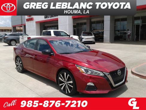 Used 2021 Nissan Altima 2.5 SR image 1