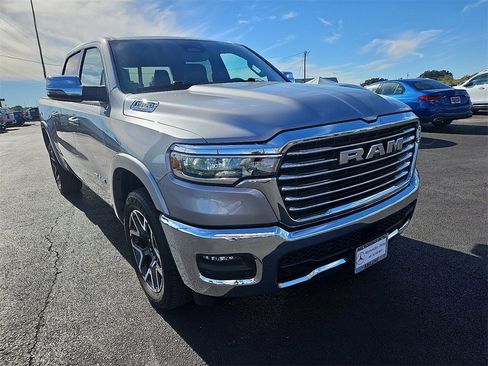 Used 2025 RAM 1500 Laramie image 11