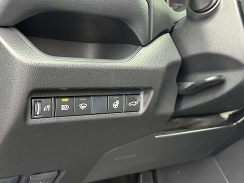 Used 2020 Toyota RAV4 XLE Premium image 10