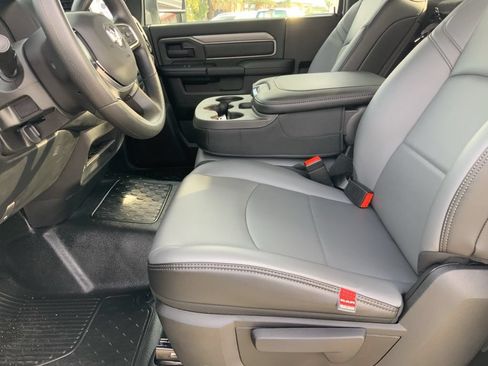 New 2025 RAM 5500 Tradesman AWD/4WD image 17