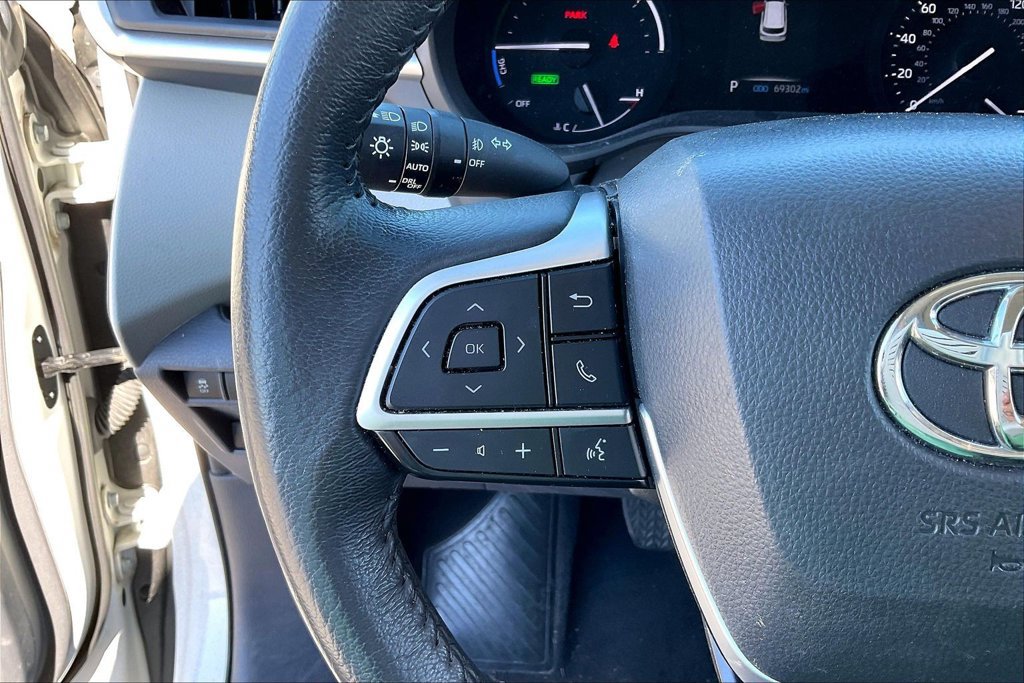 Used 2024 Toyota Sienna XLE FWD image 11