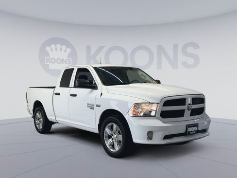 Used 2019 RAM 1500 Express AWD/4WD image 2