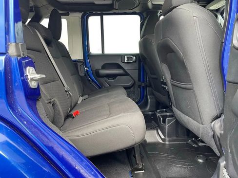 Used 2019 Jeep Wrangler Unlimited Sahara w/ Uconnect 4C Nav & Sound Group AWD/4WD image 19