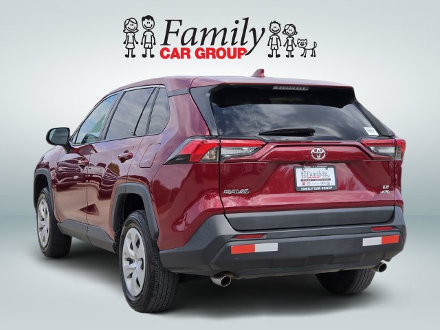 Used 2024 Toyota RAV4 LE AWD/4WD image 3