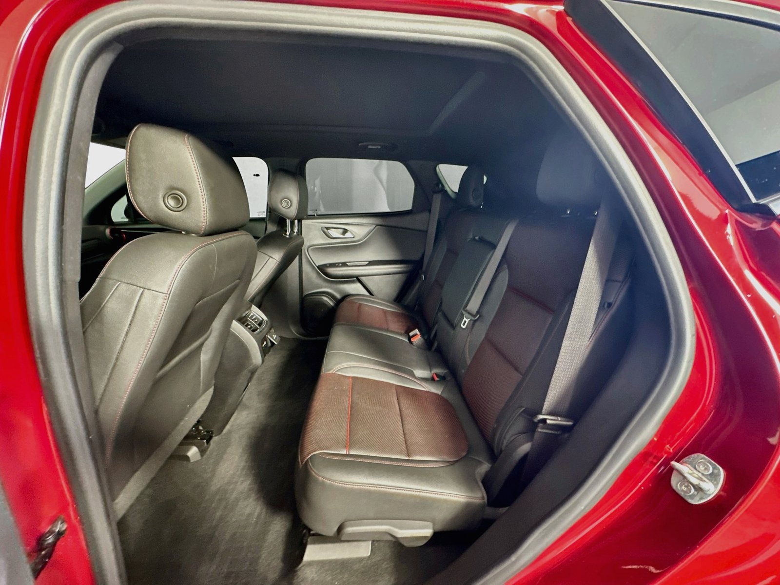Used 2021 Chevrolet Blazer RS w/ Enhanced Convenience Package FWD image 26